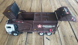 First Gear 1/34 Mack MR TerraPro Republic Front Loader Trash Truck Florida 3
