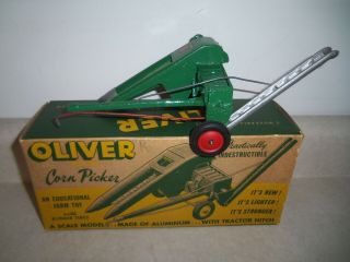 Oliver Single Row Corn Picker Nib Slik Vintage Farm Toy Cornpicker
