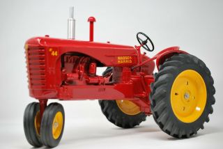 Ertl Scale Models FT - 0832 Massey Harris 44 1:8 Scale Tractor 150TH Anniversary 3
