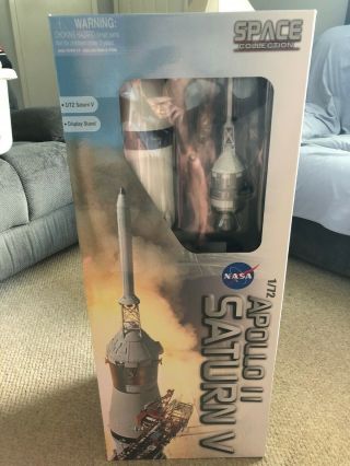 RELEASE FROM DRAGON 50388 1/72 Saturn V OVER 4 ' TALL - FULLY BUILT 2