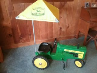 Only As Display: John Deere 720 Pedal Tractor W/umbrella Diecast