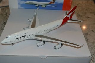 Inflight 200 1/200 Scale Qantas 747 - 400 " Longreach - City Of Perth " Vh - Ojf,  Nib