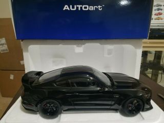 1:18 Autoart 72934 Ford Mustang Shelby Gt - 350r In Shadow Black.  Cond