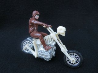 Vintage Hotwheels Rrrumblers 1973 Boneshaker With Rider