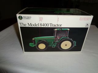 John Deere Precision Classics 8 Model 8400 Tractor 1:32 Scale -.