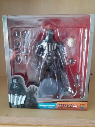 Mafex Darth Vader No.  006 By Medicom