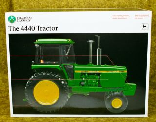 Ertl,  John Deere,  The 4440 Tractor,  Precision Classics,  1:16 Scale.
