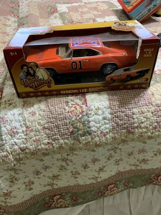 1:18 1969 Dodge Charger Dukes Of Hazzard General Lee W Flag
