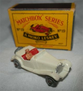 1950s.  Moko.  Matchbox.  Lesney,  19 Mg Midget White Metal Wheel.
