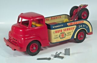 Vintage 1950s Wyandotte Auto Service Tow Truck 16 " Scale Model Wrecker Tools