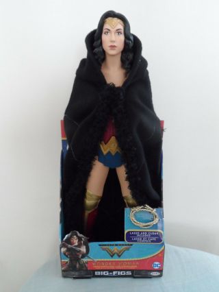 Wonder Woman Movie 2017 Big Figs Limited Edition 19 - Inch Figure W/ Cloak & Lasso