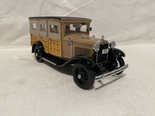 Danbury 1931 Ford Model A Station Wagon Woodie 1:24 Diecast Car Cast Model