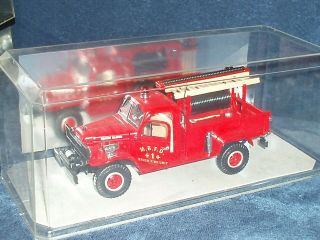 Matchbox 1946 Dodge Power Wagon Fire Truck 1/24 W Display Case