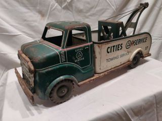 Vintage Marx Cities Service Towing Service,  Wrecker Truck,  Pressed Steel.