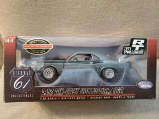 Highway 61 1971 Dodge Challenger R/t - 1/18 Diecast Winchester Gray T/a Hood