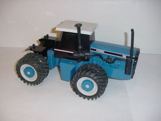 1/16 Ford/versatile 846 " 1991 Parts Mart " 4x4 Tractor W/duals Scale Models W/box