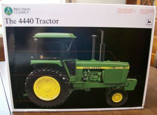 Ertl Precision Classic John Deere Model 4440 Tractor 1/16thscale 15077 Complete