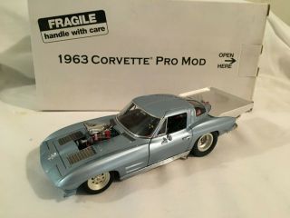 Danbury 1963 Corvette Pro Mod 1/24 Scale