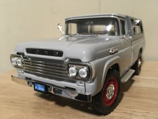 Road Signature 1/18 1959 Ford F - 250 4x4 With Topper