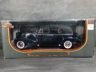 Signature Models 1938 Cadillac V - 16 Fleetwood 1:18 Scale Diecast Model Blue Car