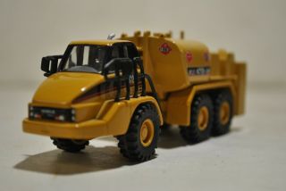 Custom Caterpillar 725 Fuel / Lube Service Truck 1/87th Scale
