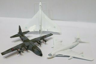 Corgi 1:144 Avro Vulcan,  Handley Page Victor,  C130 Hercules Bomber Planes - 250