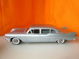 Bos Models 1958 Cadillac Fleetwood 75 Limousine Le 063/300 1:18 Diecast No Box
