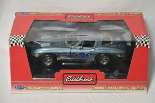 1:18 Ertl Diecast Car: Edelbrock 1963 Corvette Sting Ray Washburn Chevrolet 614