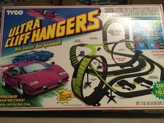 1992 Tyco Ultra Cliff Hangers Electric Race Set