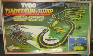 1979 Tyco Daredevil Jump W/ Nite Glow Slot Car Race Track Set Complete
