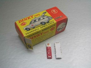Dinky Toys 278 Vauxhall Victor Ambulance Box,  Figure Complete
