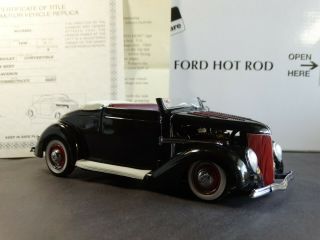 Danbury 1936 Ford Deluxe Hot Rod Convertible 1:24 Scale Diecast Model Car