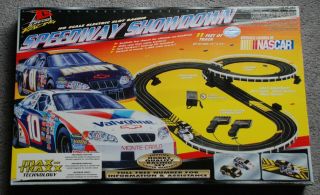 Speedway Showdown Ho Scale Electric Slot Track & Nascar Cars By Life - Like Racing
