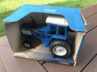 Ford Tw - 25 1/16 Diecast Metal Farm Tractor By Scale Models 1989 Dealers