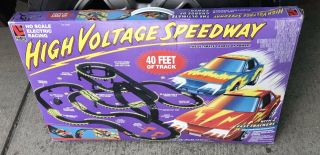 Life - Like 9530 High Voltage Glow Stunt Speedway Slot Car Track W/3 Cars