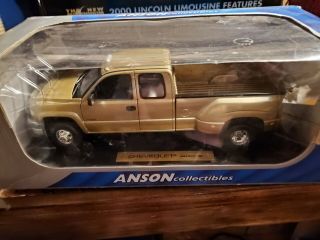 1/18 Scale 2000 Chevy Silverado 3500 Hd Dually Pickup Truck - Anson 30394 Gold