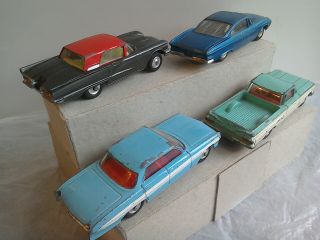 DINKY TOYS by MECCANO & CORGI,  4 x AMERICAN CARS,  FORD,  DODGE,  TOTALLY 2