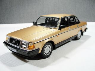 1/18 Scale Die Cast Model Car 1986 Volvo 240 Gold With Box Ltd.  Edition