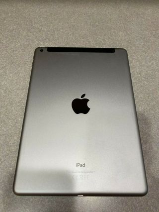 Apple iPad 6th Generation (MR722TY/A) 2