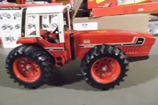 Ertl International 3588 4x4 Tractor 1/16 Scale