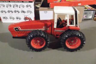 ertl International 3588 4x4 tractor 1/16 scale 2