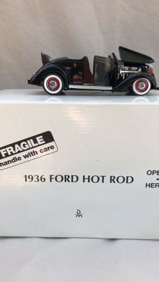 Danbury 1936 Ford Deluxe Hot Rod Convertible 1:24 Scale Diecast Model Car
