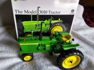 Ertl Precision Series 1/16 John Deere 3010 Tractor