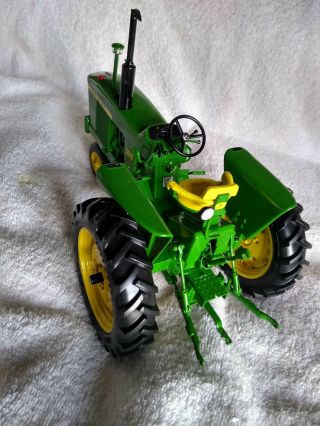 ERTL Precision Series 1/16 John Deere 3010 Tractor 3