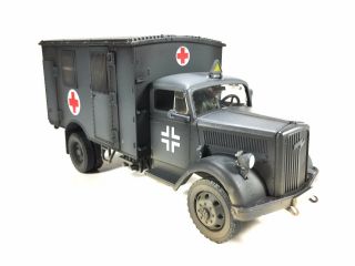 1:32 Unimax Forces Of Valor Diecast Wwii German Opel Blitz Medic Field Ambulance