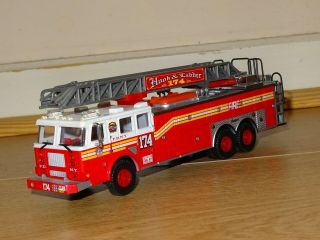 Code 3 Fdny Seagrave Ladder 174 - 1:64
