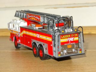 CODE 3 FDNY Seagrave Ladder 174 - 1:64 2