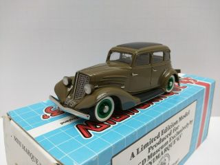Minimarque " 43 " 1934 Auburn Sedan