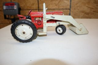 VINTGAE TRU SCALE NARROW FRONT TOY FARM TRACTOR,  W/ IH WHITE FRONT LOADER TS 3