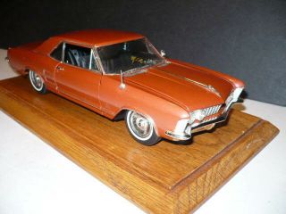 Die Cast Promotions Hwy.  61 By Acme 1/18th 1964 Buick Riviera Coral Mist